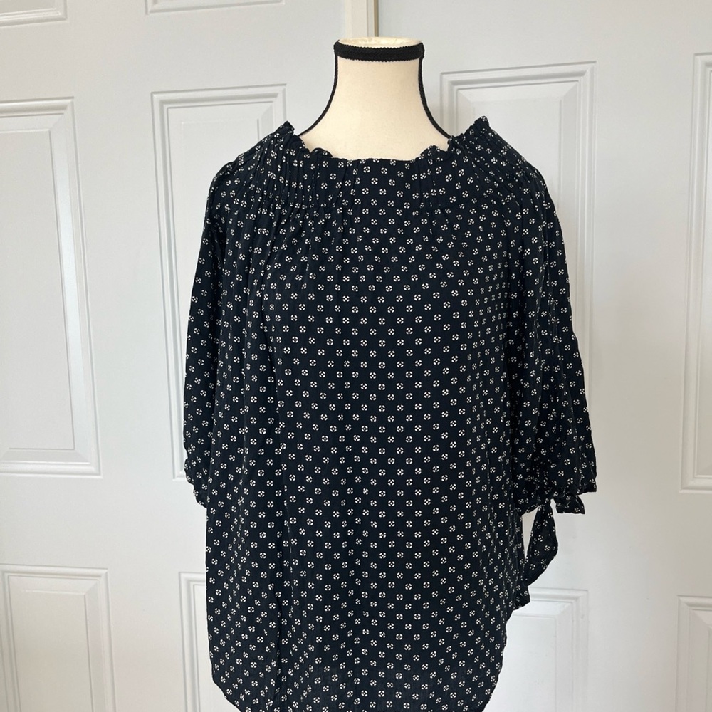 H&M Navy/White Off the Shoulder Blouse Size 4